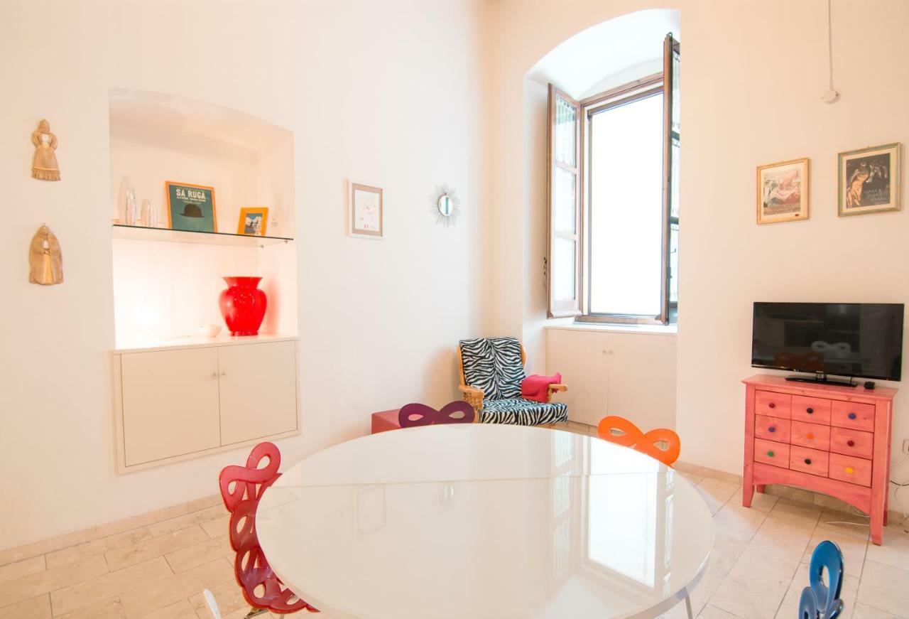 Modern Apartment In Historic Building Cagliari Exterior foto